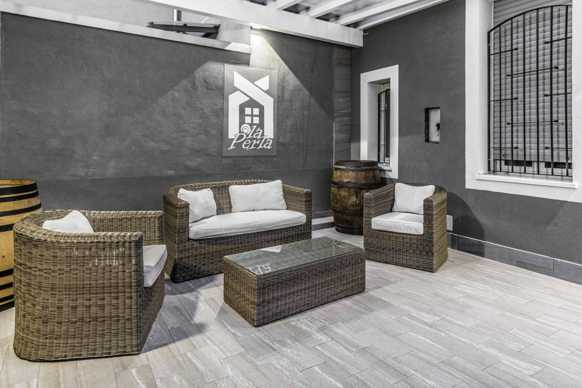 La Perla Rooms Saronno Exterior photo